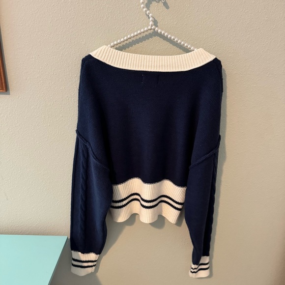 BDG Blue and White V-Neck Sweater with Cropped Knit Design - Picture 3 of 3